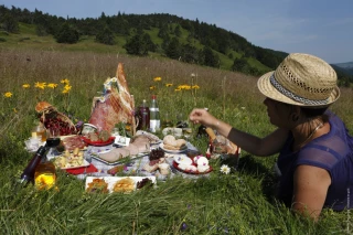 Le tourisme repart, le pique-nique Goûtez l’Ardèche aussi !