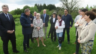 La ministre déléguée chargée de la Ruralité en visite au Gaec Lachamp 