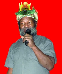 Le chef papou, Mundiya Képanga, ambassadeur de la forêt