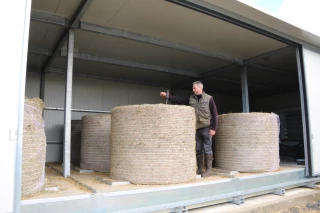 Ici on sèche le foin en ballots